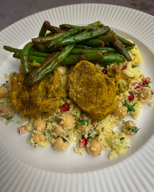 Kryddad fläskfilé med couscoussallad och haricots verts